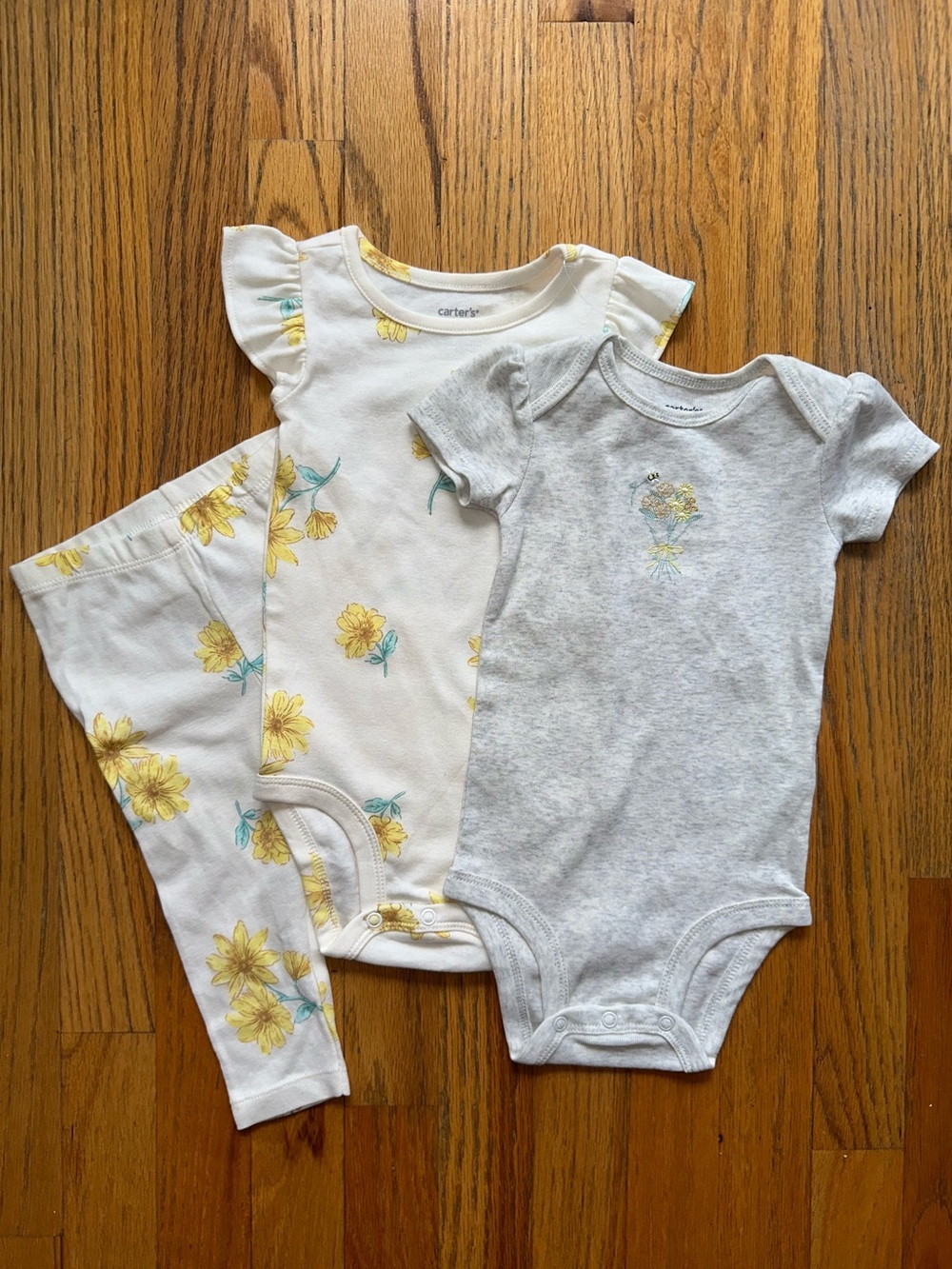 Carter's Baby Girl 3-piece set
